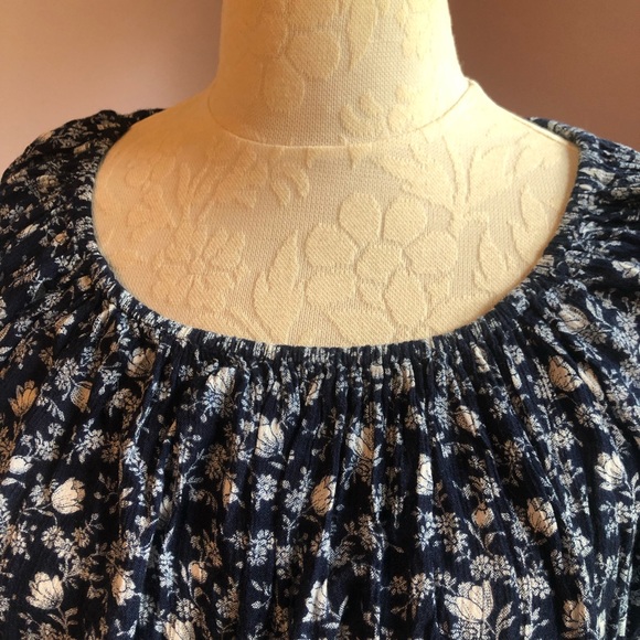 Ralph Lauren High Low Hem, Boho flowy, navy, floral top, size M - Picture 8 of 9